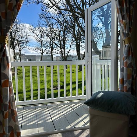Bertie-By-The-Sea At Hoburne Naish Hotel Хайклиф Екстериор снимка