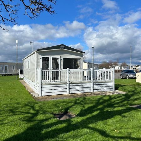 Bertie-By-The-Sea At Hoburne Naish Hotel Хайклиф Екстериор снимка