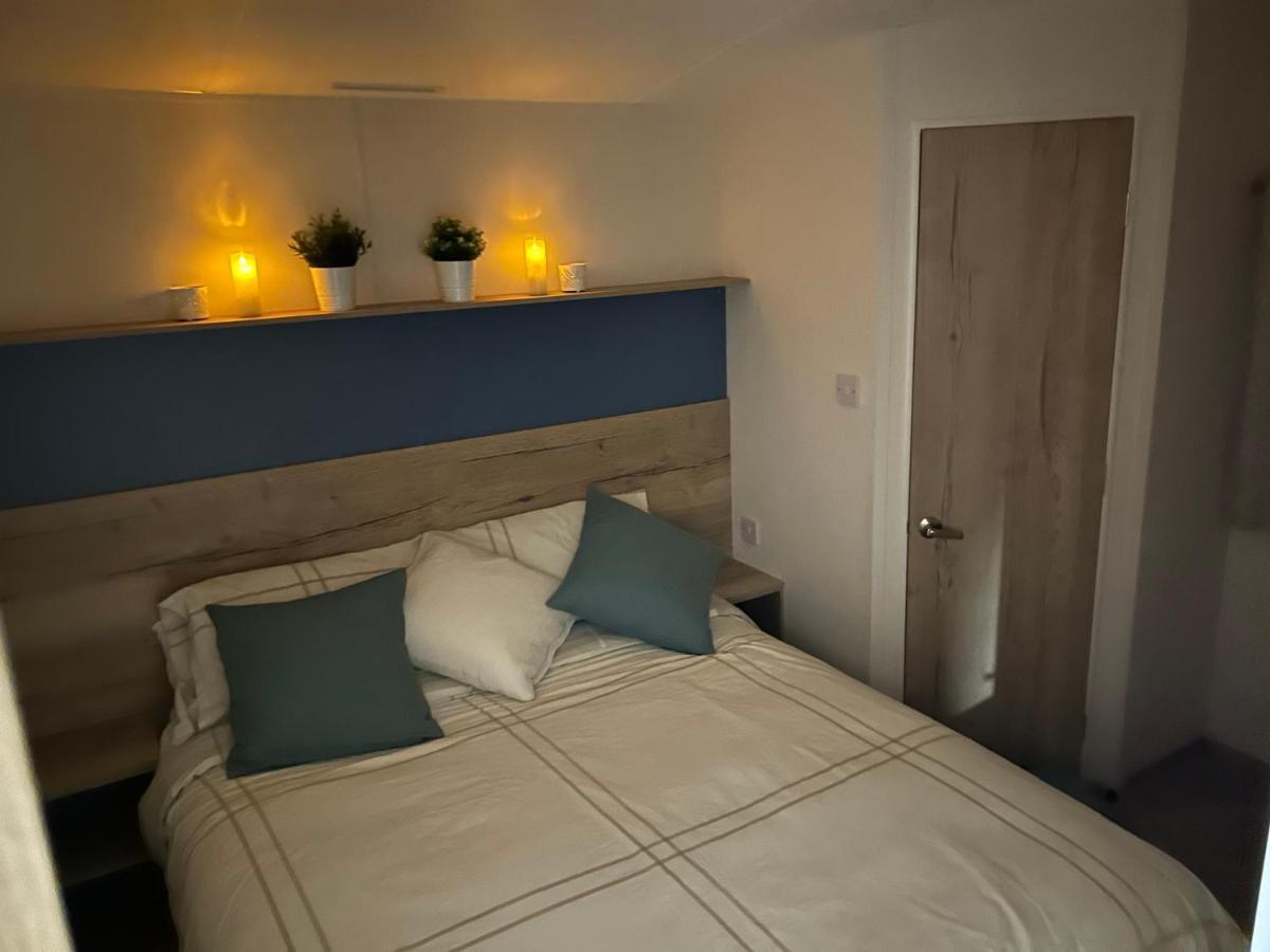 Bertie-By-The-Sea At Hoburne Naish Hotel Хайклиф Екстериор снимка