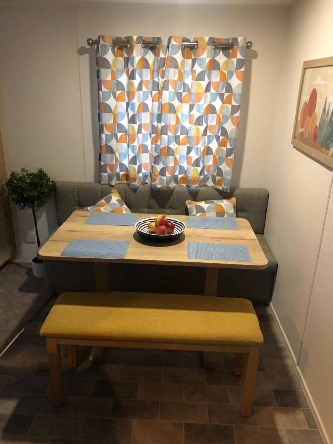Bertie-By-The-Sea At Hoburne Naish Hotel Хайклиф Екстериор снимка