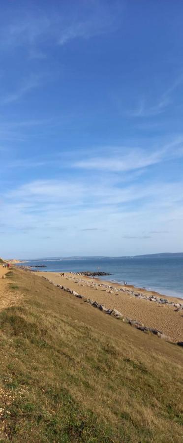 Bertie-By-The-Sea At Hoburne Naish Hotel Хайклиф Екстериор снимка