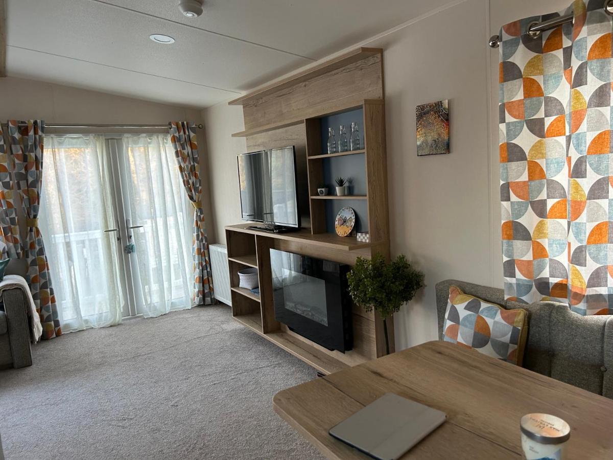 Bertie-By-The-Sea At Hoburne Naish Hotel Хайклиф Екстериор снимка